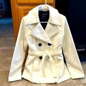 Cream women’s small trench coat